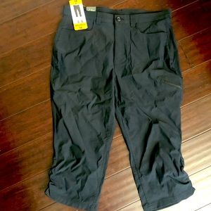 Eddie Bauer Rainer capris size 16